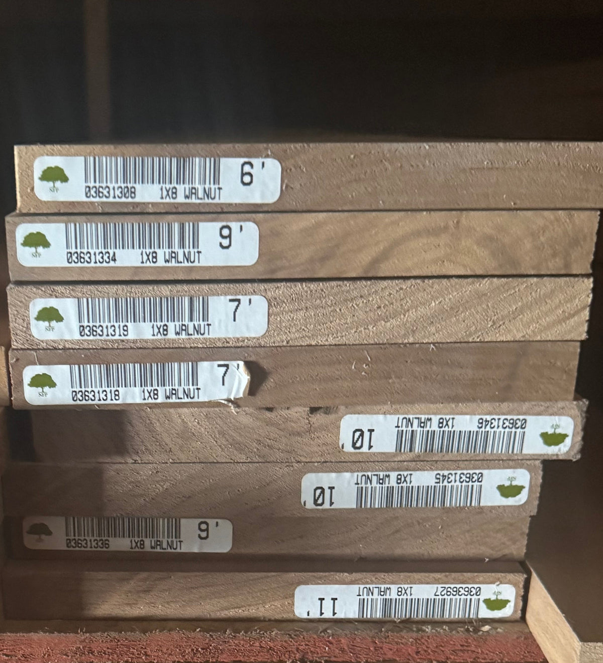 L/F 1X8 Walnut S4S